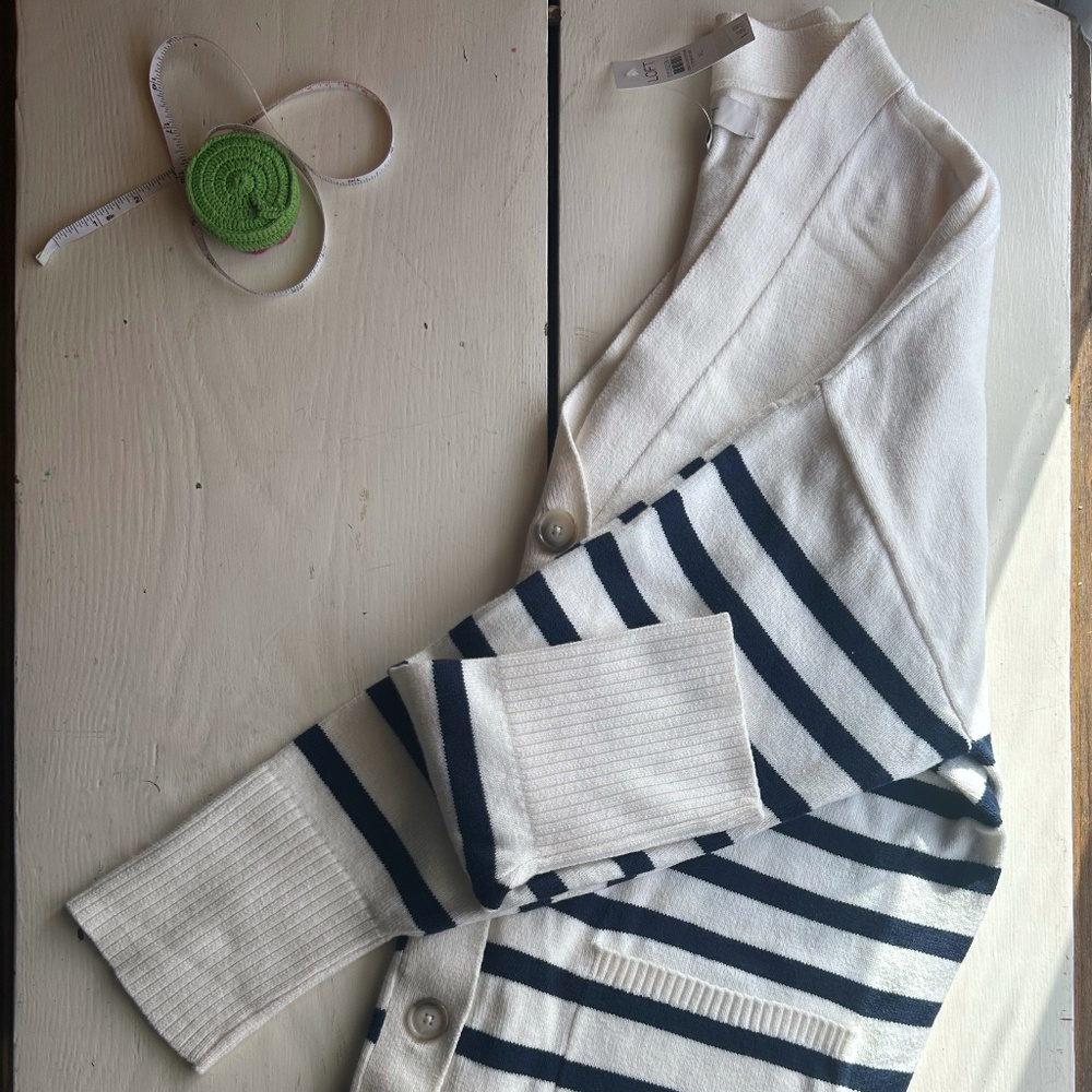 NWT LOFT XL White Navy Striped V-neck Women’s Cardigan Buttons Front Pockets